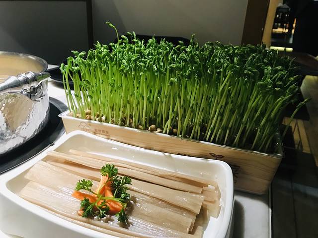 左庭右院鲜牛肉火锅(宝地广场店)