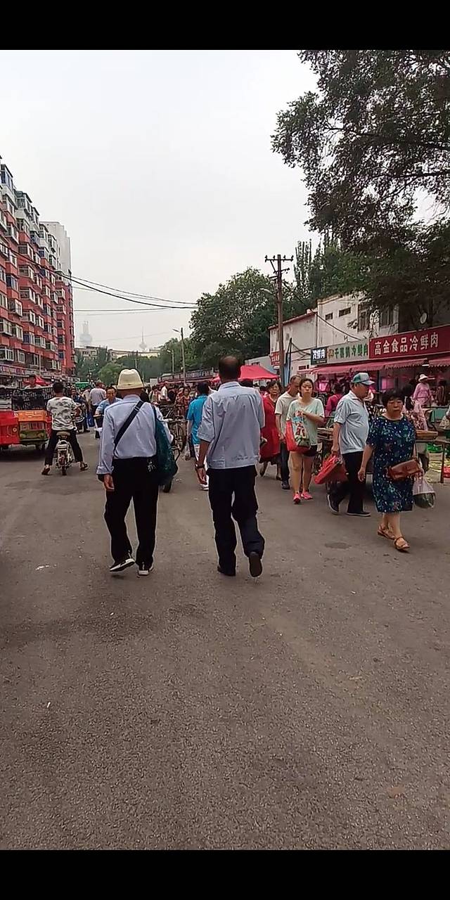 小河沿早市