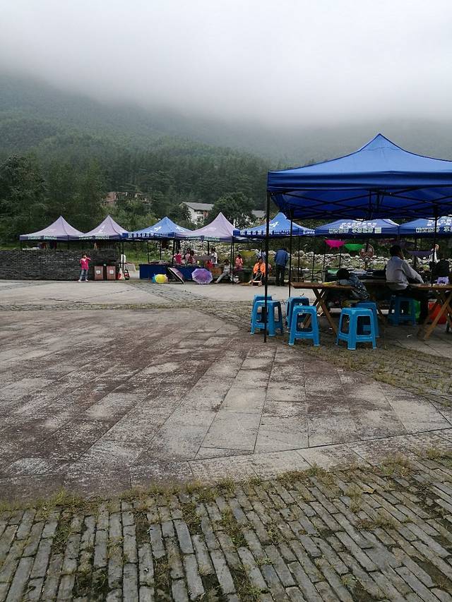 盛发饭庄(明月山店)