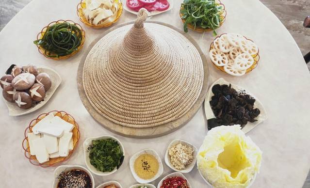 假日海湾石锅鱼 铜锅鱼