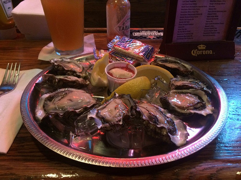 Jack's Cannery Bar and Oyster Pier