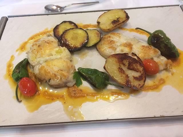 La Violeta Hotel & Restaurant