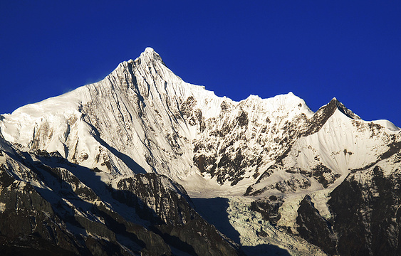 卡瓦格博峰旅游景点图片