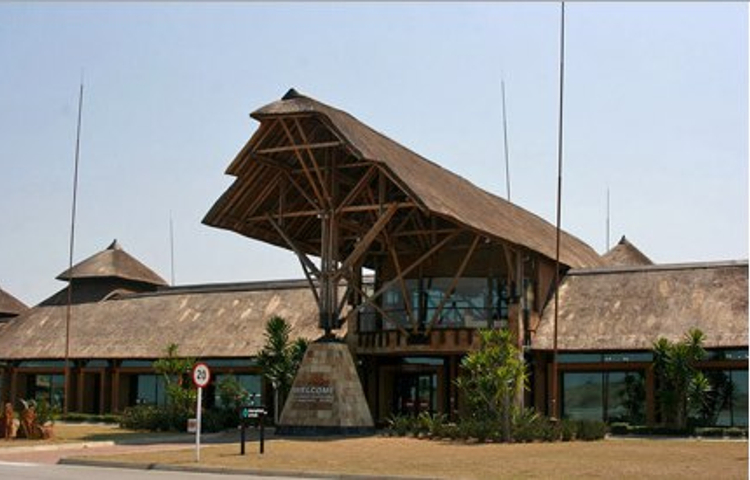 克鲁格姆普马兰加国际机场