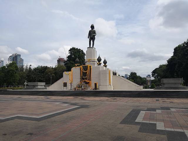 Lumphini Park Food Court