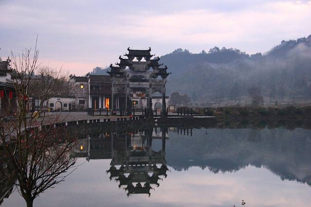 胡文光刺史牌楼