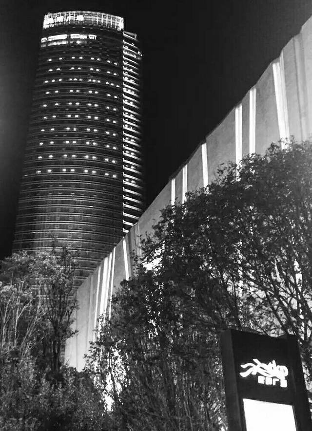 同德昆明广场购物中心