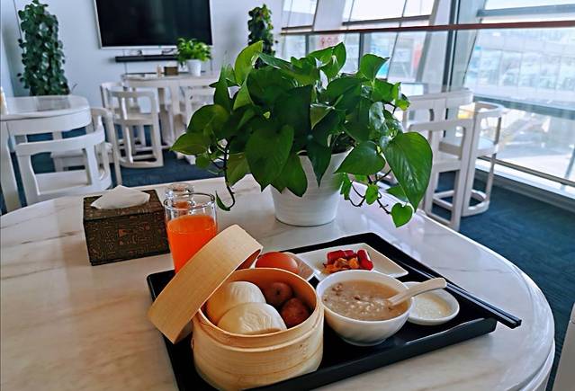 百事特贵宾厅B区自助餐厅