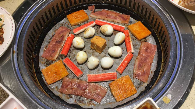 鑫海汇海鲜烤肉自助(北国商城店)旅游景点图片