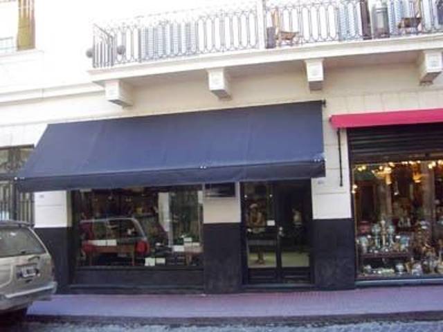 Puntos en el Espacio服装店