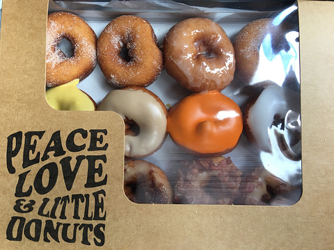 Peace, Love and Little Donuts of Westpark旅游景点图片