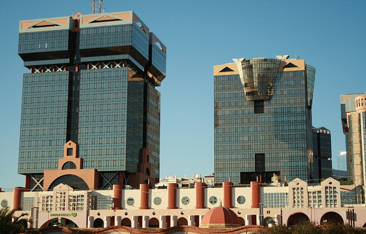 阿姆雷拉斯购物中心