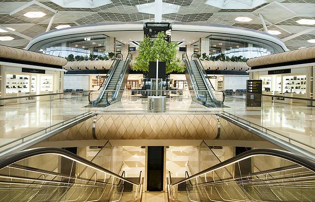 盖达尔·阿利耶夫国际机场