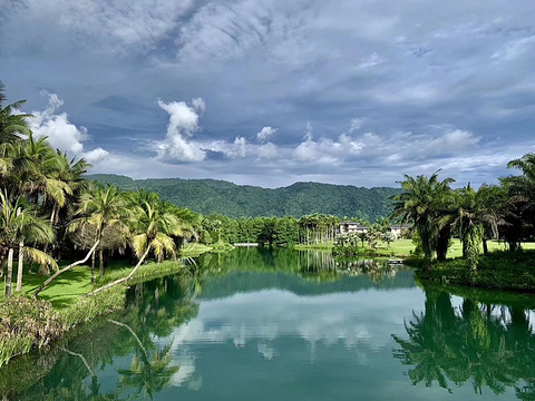 Menghuan Pond旅游景点图片