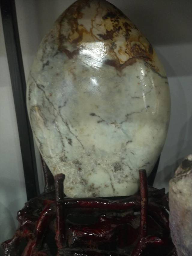 乌拉特后旗龙成奇石展览馆