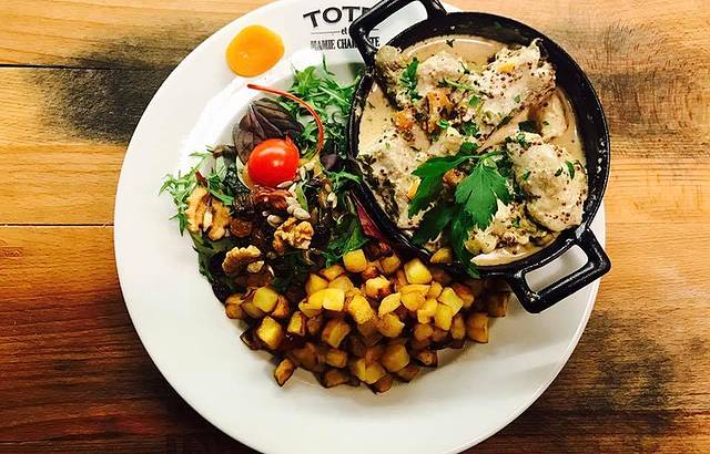 Tote Et Mamie Charlotte