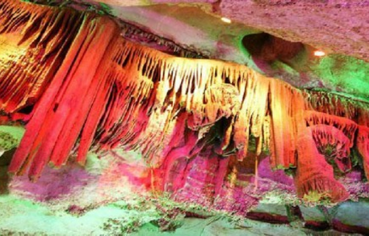 沂源鲁山溶洞群景区