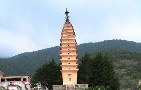 佛图寺塔旅游景点图片