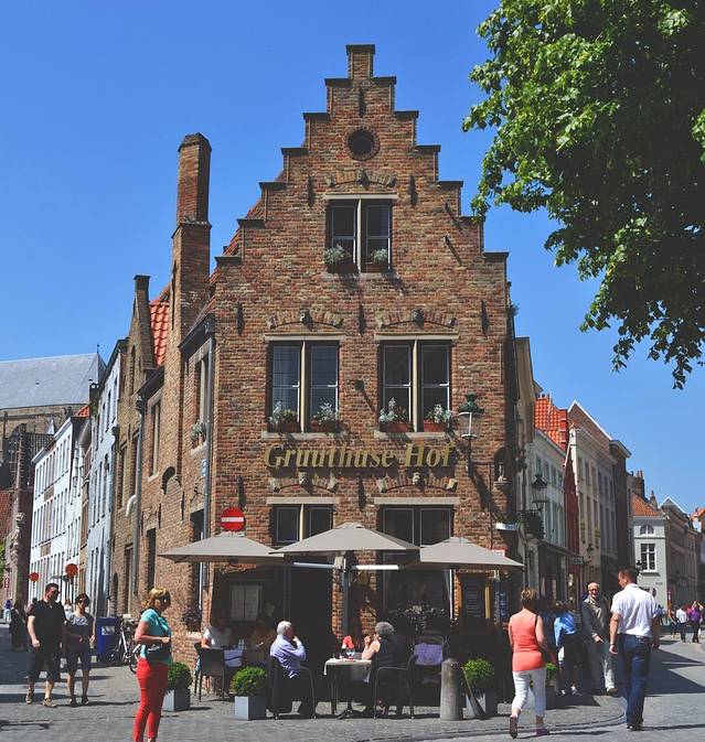 Marzipan-Nougatshop Café by GruuthuseHof