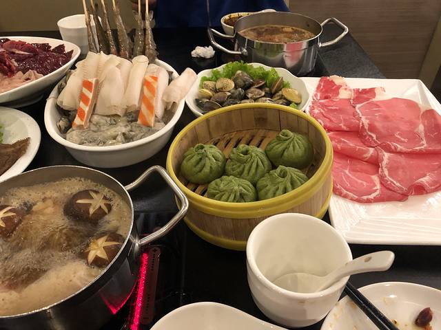 重庆小天鹅火锅(丽达广场店)