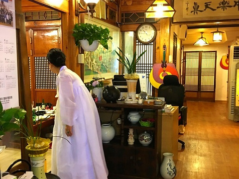两班家传统韩定食旅游景点图片