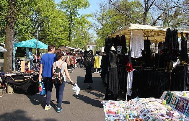 动物园畔跳蚤市场