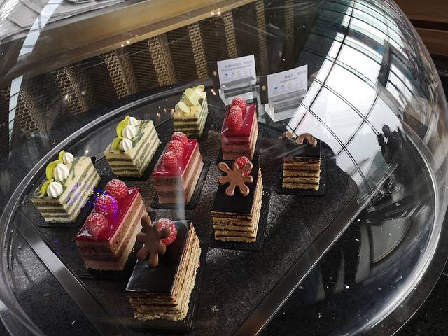 上海佘山世茂洲际酒店(世茂深坑酒店)·云间九峰大堂吧