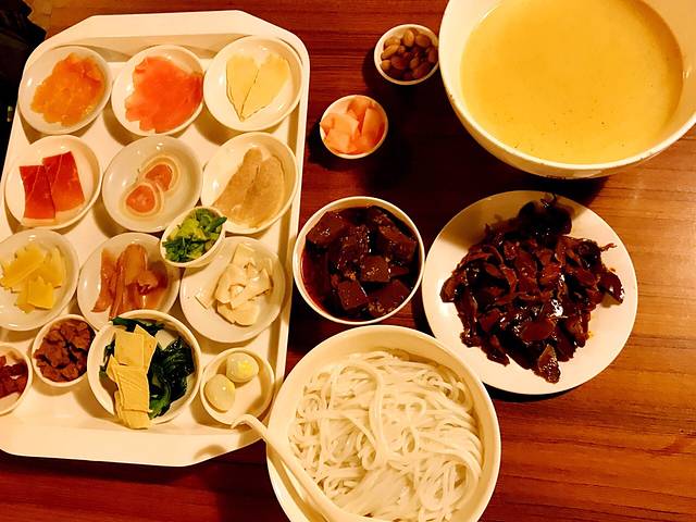 建新园过桥米线(长水机场店)