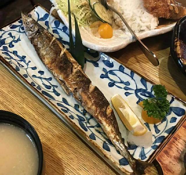 魟阳日式料理(香积寺路店)