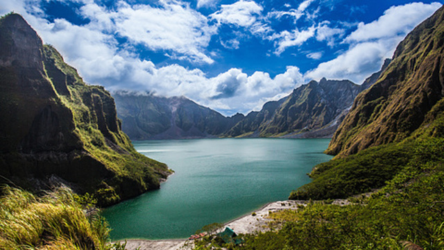 皮纳图博火山旅游景点图片