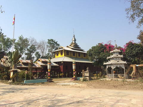 大等喊傣家村寨