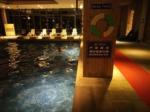 蓝溪酒店游泳馆