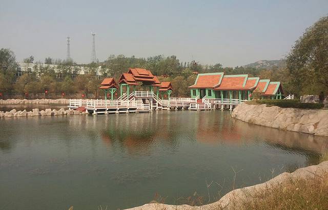 雪山彩虹谷野战接待广场