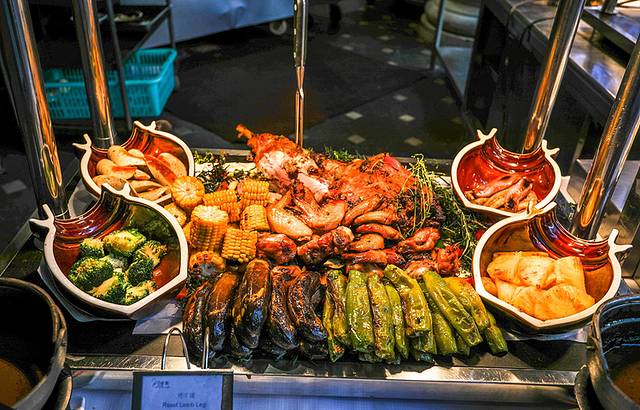 三亚亚龙湾华宇度假酒店·百花夜宴海鲜自助演艺主题餐厅