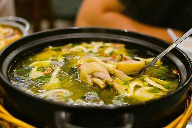 自游人特色美食一楼