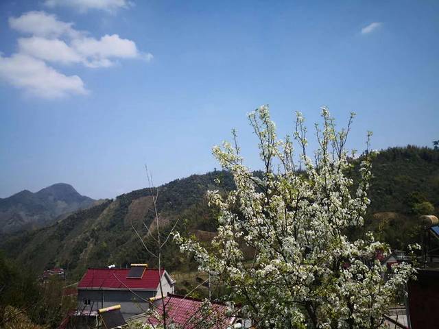 黑洞瀑布群-白石崖农家乐