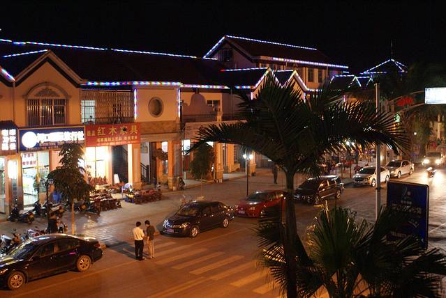 中越阳光边贸商场