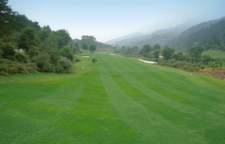 汤泉高尔夫球场