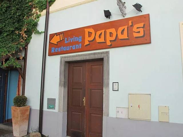 Papa's Living Restaurant