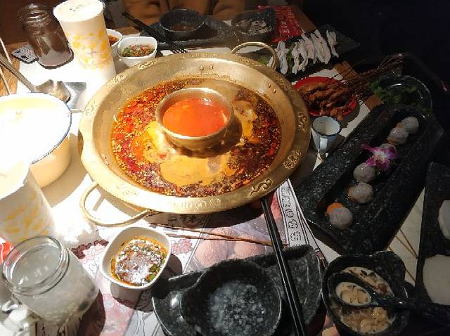 哥老官重庆美蛙鱼头(西湖银泰十一哥店)