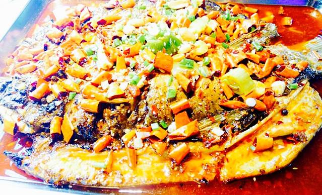 蜀山渝味炭火烤鱼·川湘家常菜(山大店)