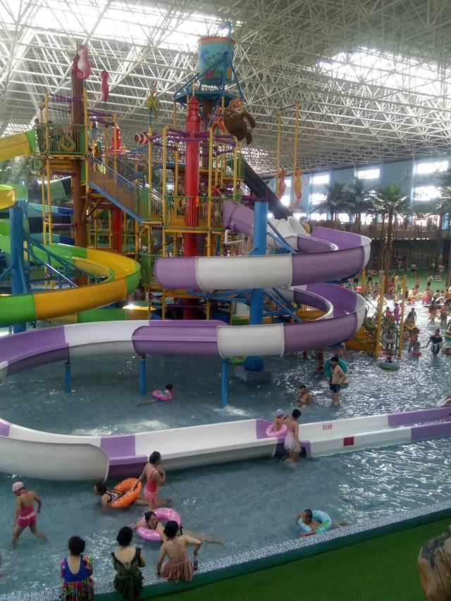 蓝渤湾戏水乐园