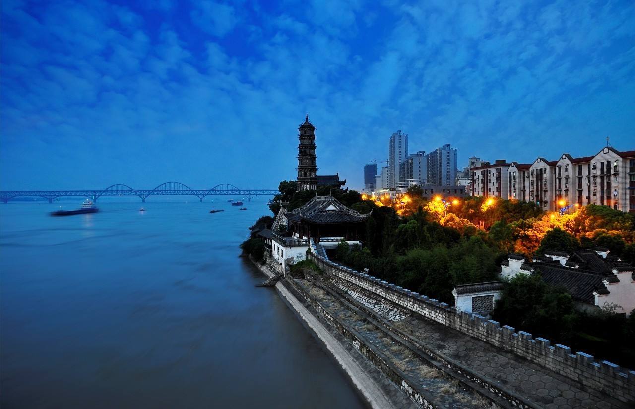 于2018/09/20浔阳楼,琵琶亭,锁江楼等九江市内的大部分景点都位于本区