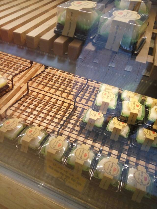 鲍师傅糕点(江苏路店)