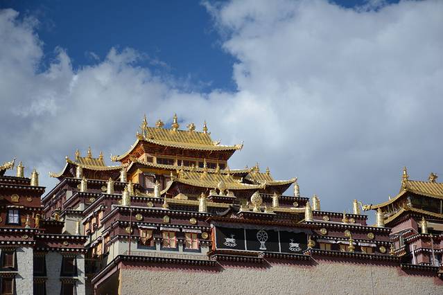 松赞林寺藏宝展览馆