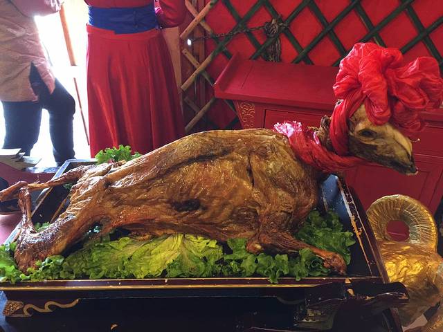 成吉思汗花园餐厅原生态坑烤炭火锅(达康路店)