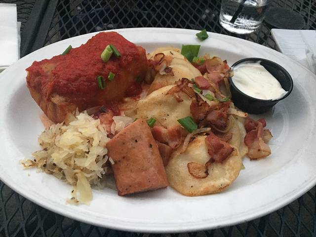 One Duke Restaurant & Lounge