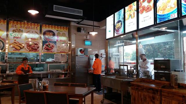 八斗米肠粉店(东城店)