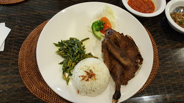 Bebek Tepi Sawah Restaurant旅游景点图片