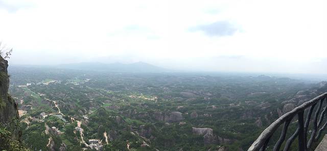 高山地下峡谷漂流